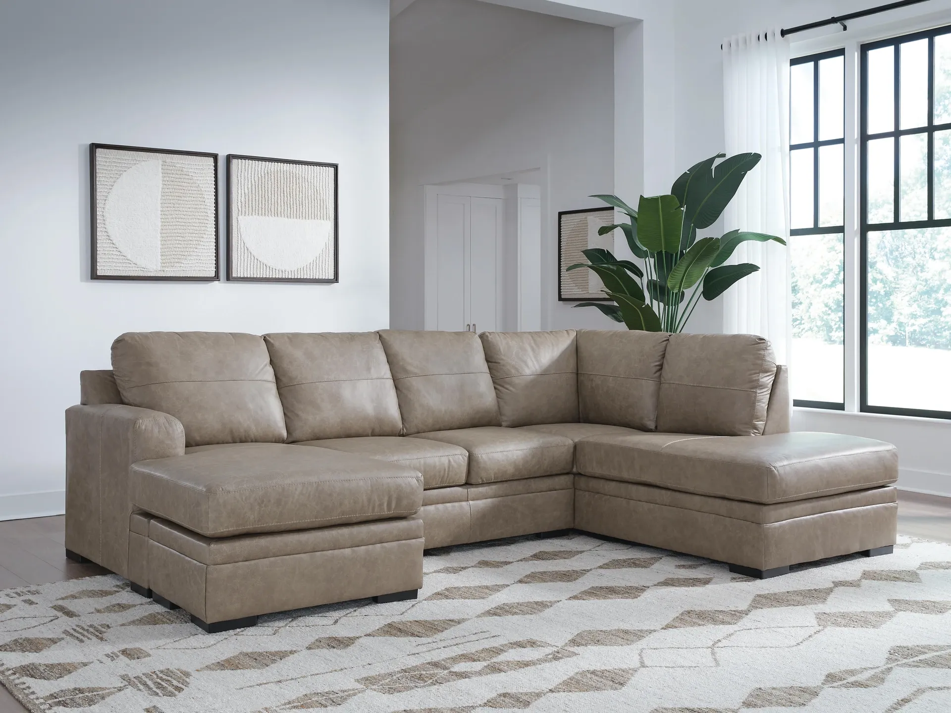 Amuleto 2-Piece Leather Sectional with Chaise 2