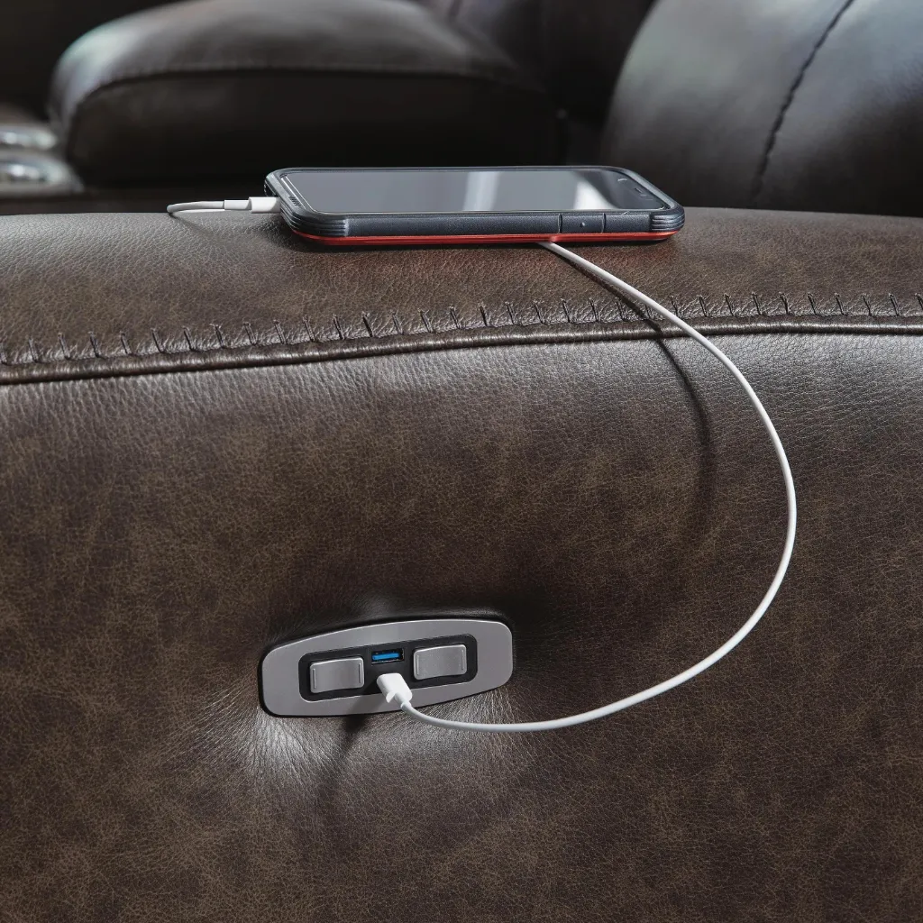 U64506-PWR-USB-STITCH-DETAIL.webp