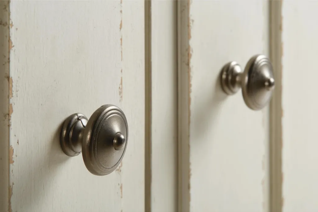 A4000268-KNOB-DETAIL.webp