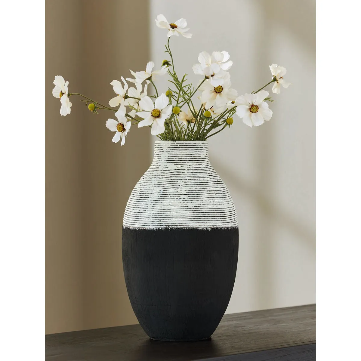Chandragiri Vase 3