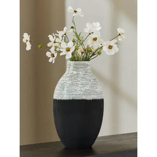 Chandragiri Vase 3