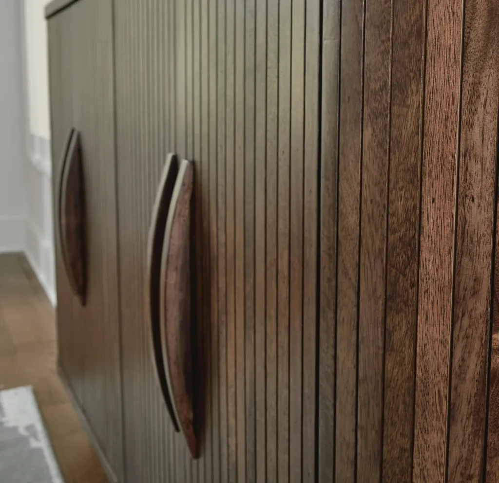 A4000571-HANDLE-DETAIL.webp