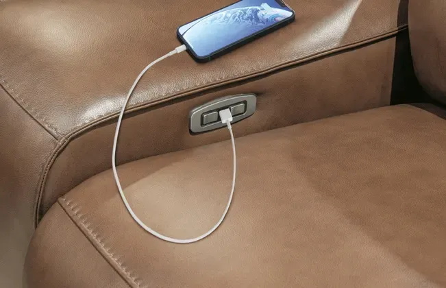 U62606-PWR-USB-DETAIL.webp