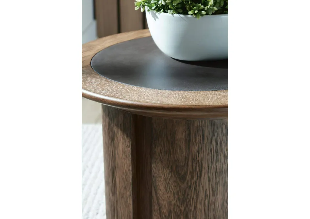 T563-6-DETAIL.webp