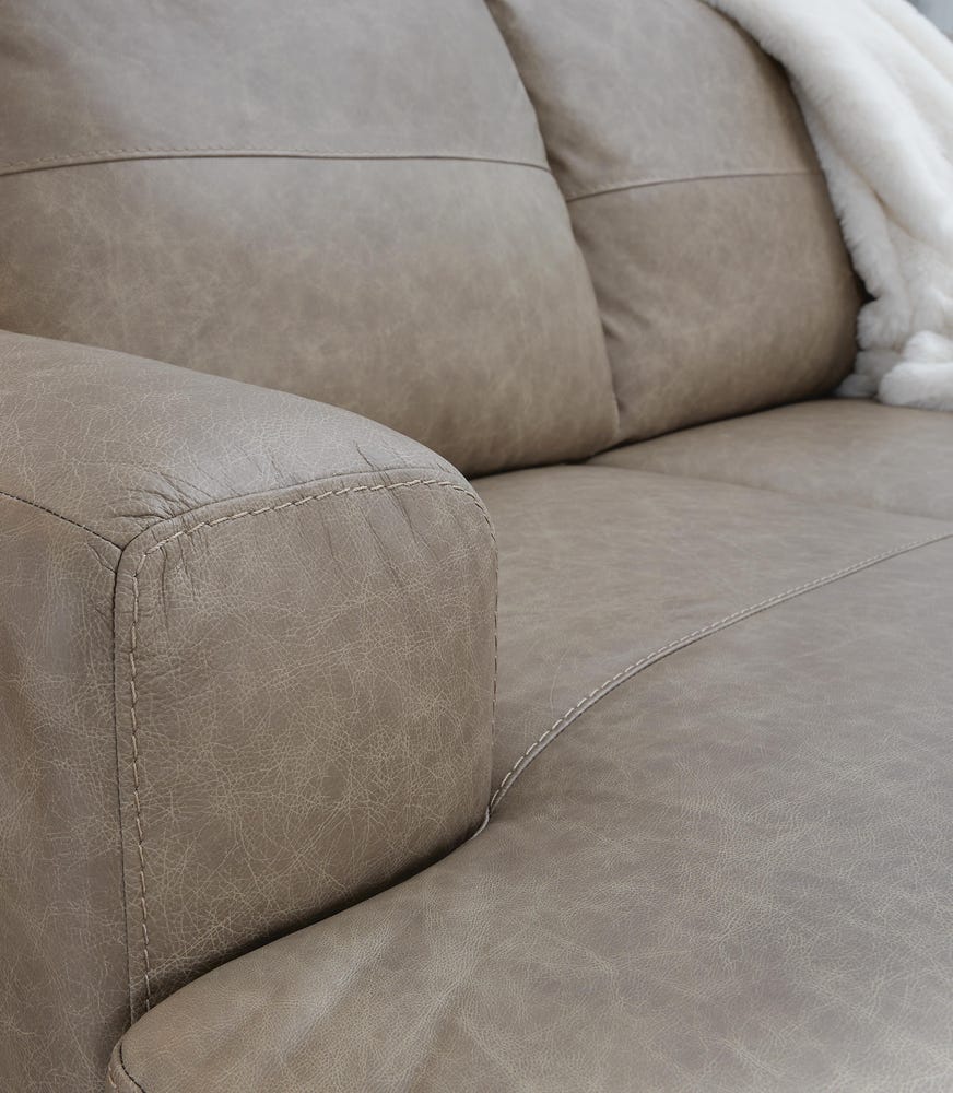 Amuleto 2-Piece Sectional with Chaise - detail