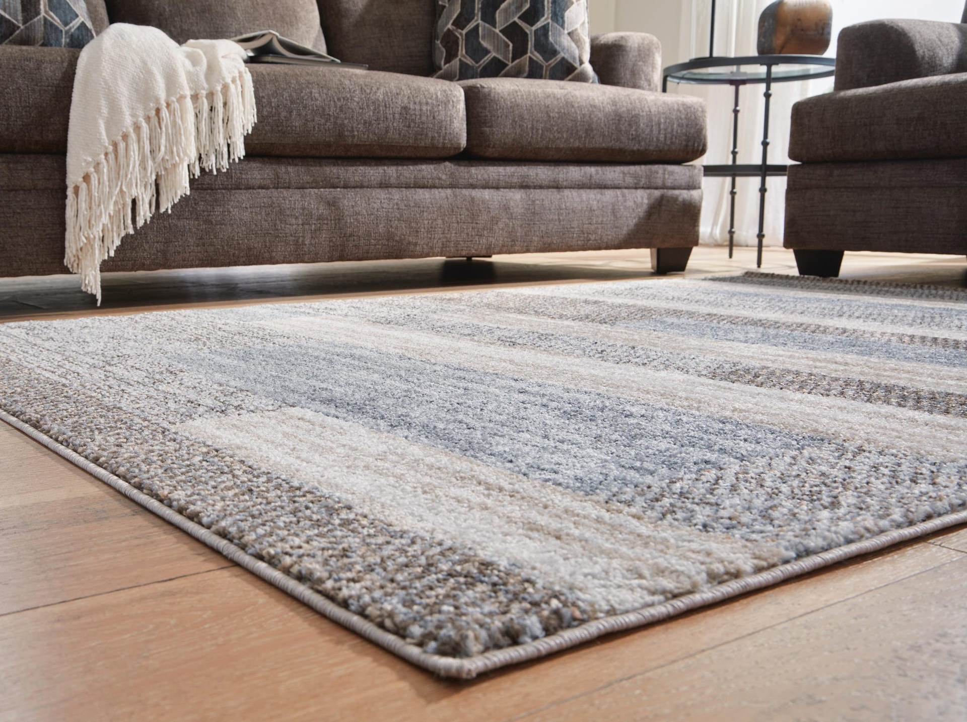 Sethburn Medium Rug 3