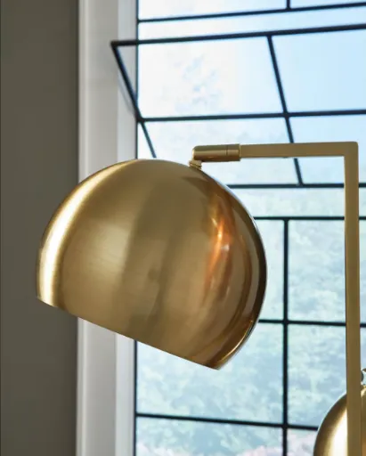 Chinook Metal Floor Lamp 3